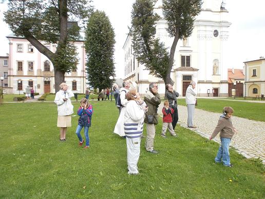 Nikdo nemůže přijít ke mně, jestliže ho nepřitáhne Otec. Nikdo nemůže přijít ke mně, jestliže ho nepřitáhne Otec.